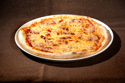 Pizza Salamová
